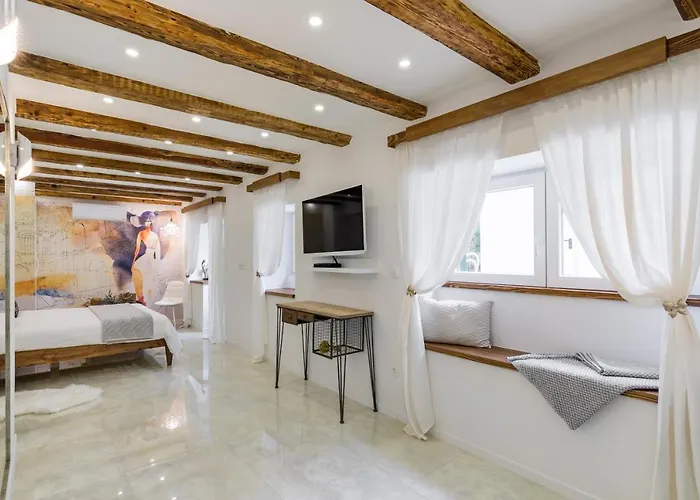 Hani Luxury